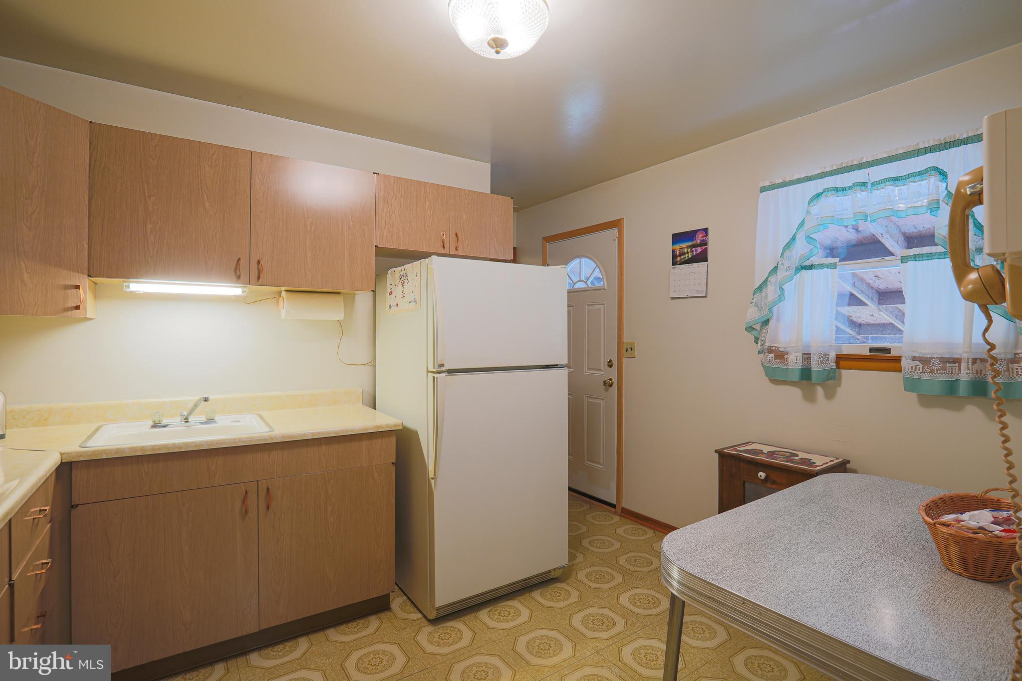 9516 Holiday Manor Road Baltimore, MD 21236 - Photo 14 of 31 Kitchen
