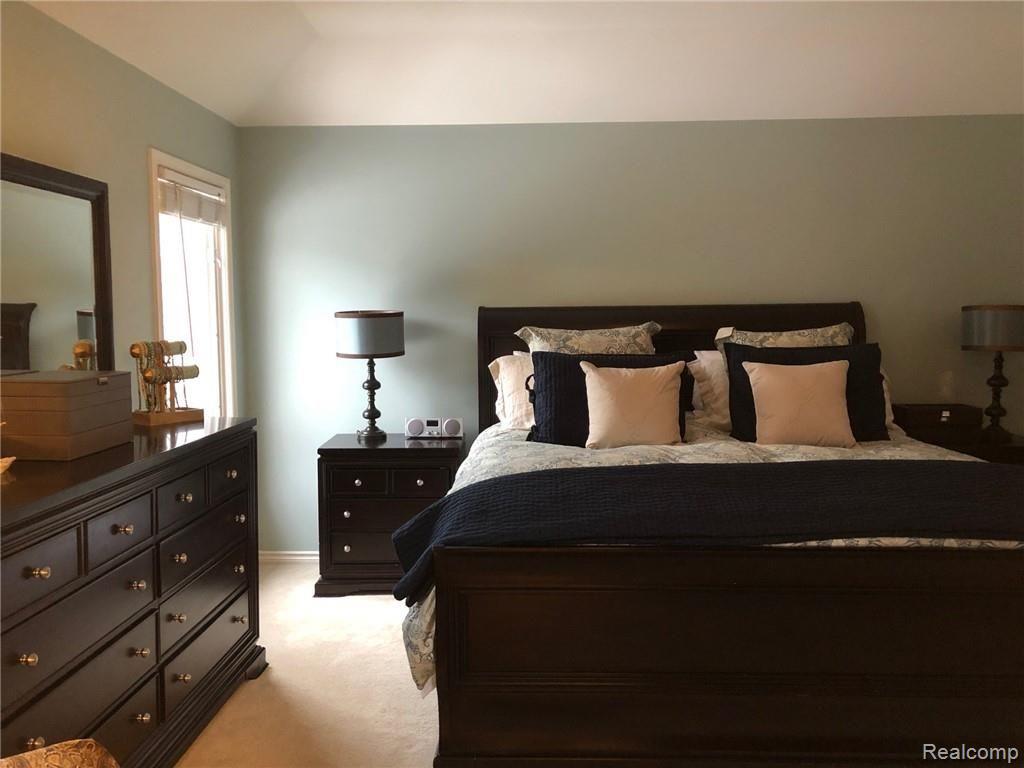 552 Bloomer Ridge Drive Rochester, MI 48307 - Photo 32 of 46