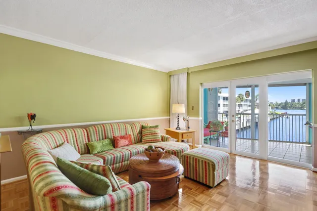 $424,999 | 700 Harbour Drive, Unit 2350, Boca Raton, FL 33431