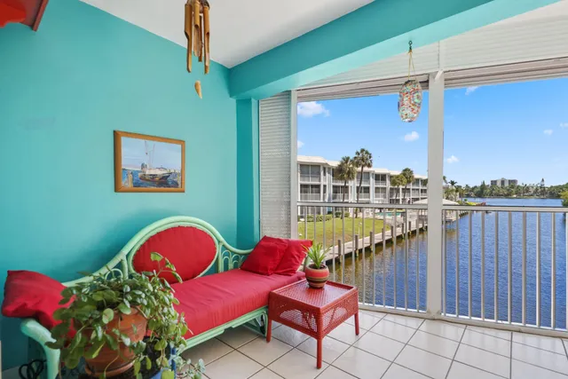 $424,999 | 700 Harbour Drive, Unit 2350, Boca Raton, FL 33431