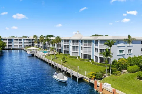 $399,999 | 700 Harbour Drive, Unit 2350, Boca Raton, FL 33431