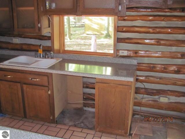 2512 Birch Road Grawn, MI 49637 - Photo 15 of 21 1792943-14.JPG