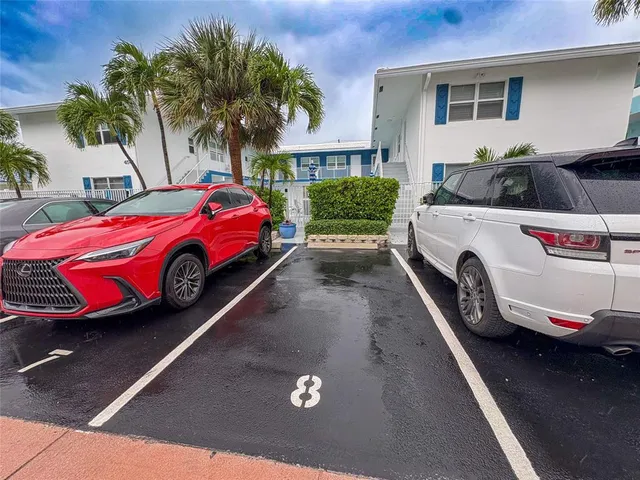 $2,600 | 4541 North Ocean Drive, Unit 8, Lauderdale-by-the-Sea, FL 33308