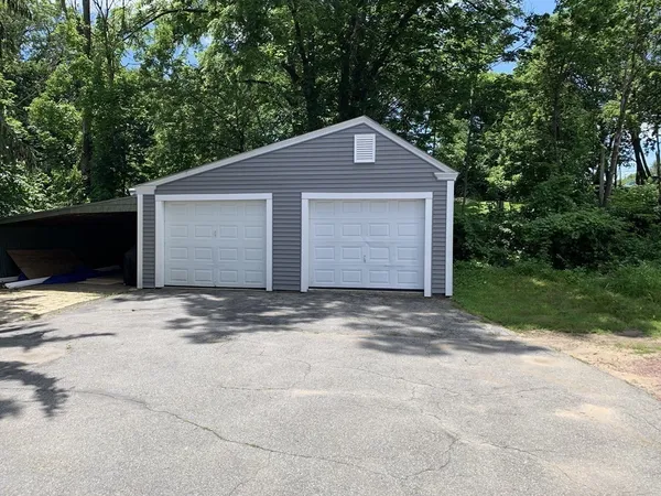 $1,850 | 5 Emerald Street, Unit 1, Gardner, MA 01440