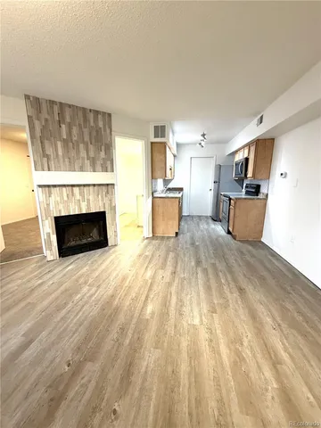 $2,000 | 1825 Kendall Street, Unit 215, Lakewood, CO 80214