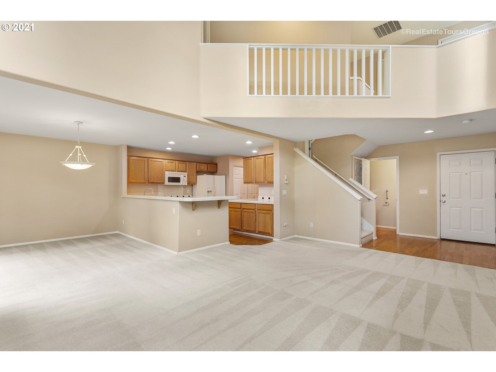 8686 Northeast Rockspring Street Hillsboro, OR 97006 - Photo 4 of 29 Gallery Image 4