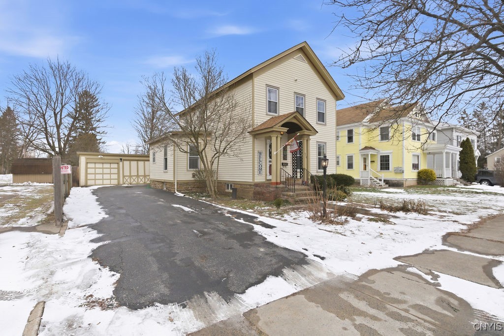 312 Stone Street Oneida, NY 13421 - Photo 2 of 38