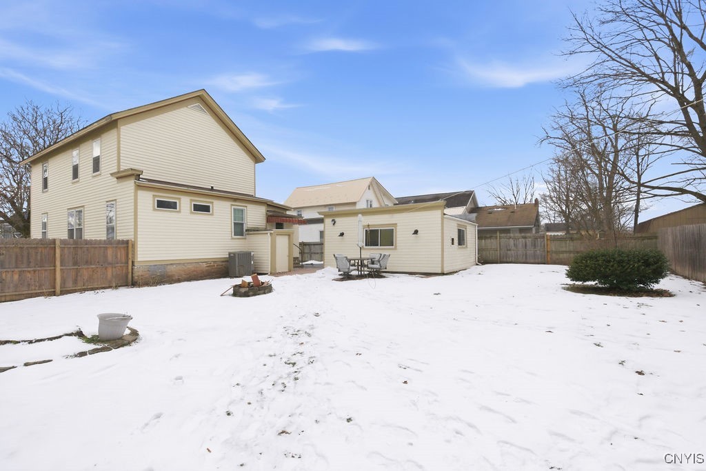 312 Stone Street Oneida, NY 13421 - Photo 6 of 38