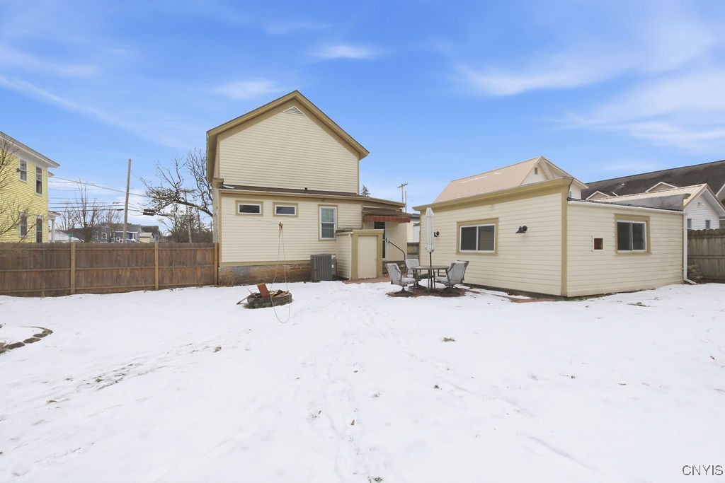 312 Stone Street Oneida, NY 13421 - Photo 7 of 38