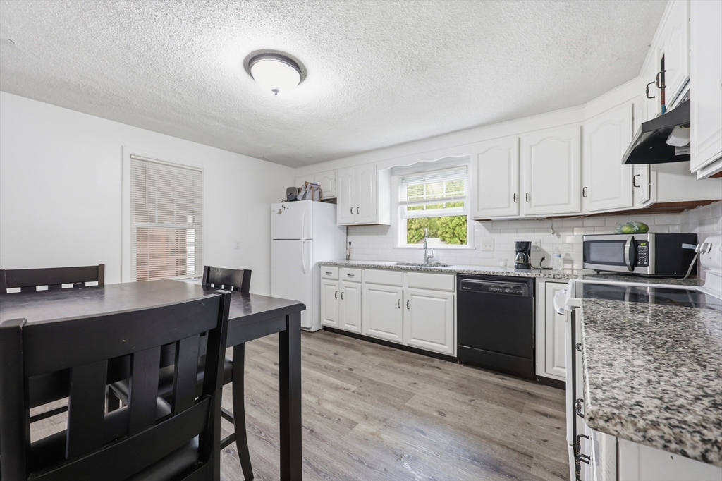 55 River Road Agawam, MA 01001 - Photo 8 of 26