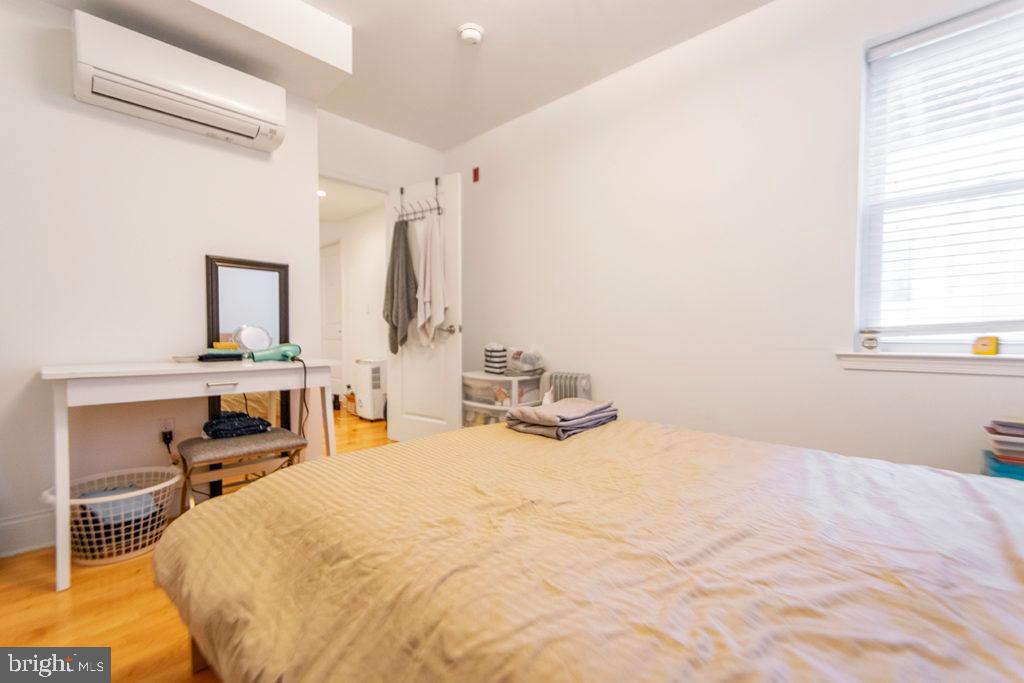 1311 Spruce Street, Unit 502 Philadelphia, PA 19107 - Photo 5 of 8