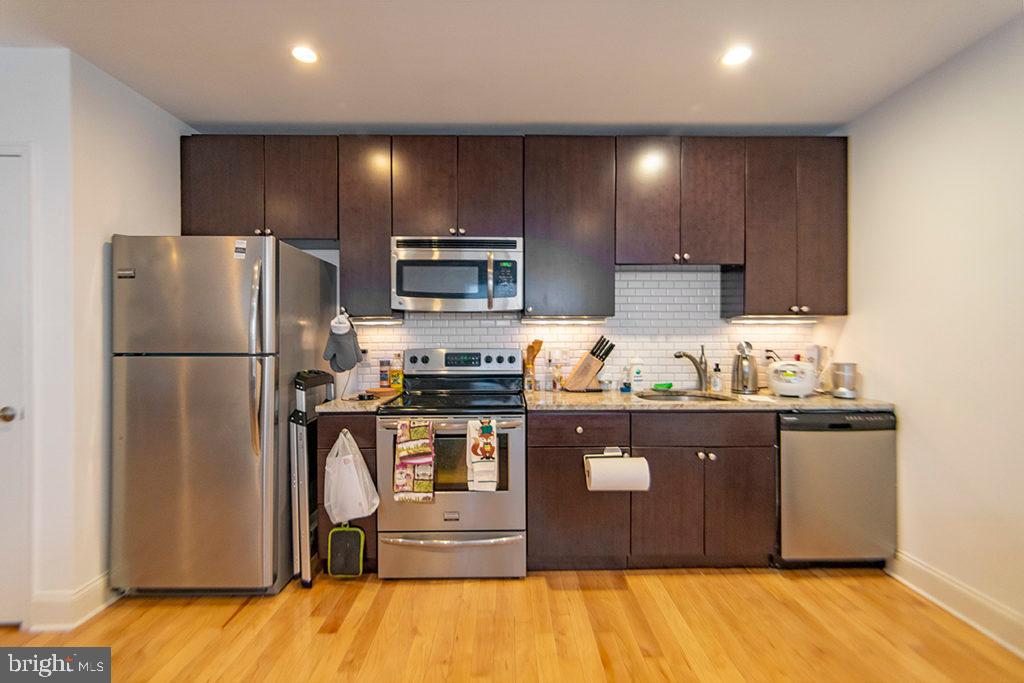 1311 Spruce Street, Unit 502 Philadelphia, PA 19107 - Photo 7 of 8