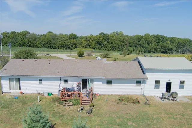 $250,000 | 9017 Northwest Barwick Drive, Cameron, MO 64429