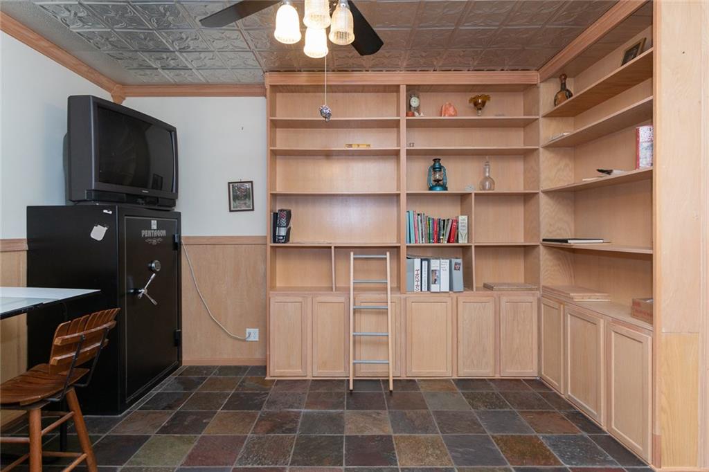 7718 South Franklin Road Indianapolis, IN 46259 - Photo 16 of 31 Gallery Image 16