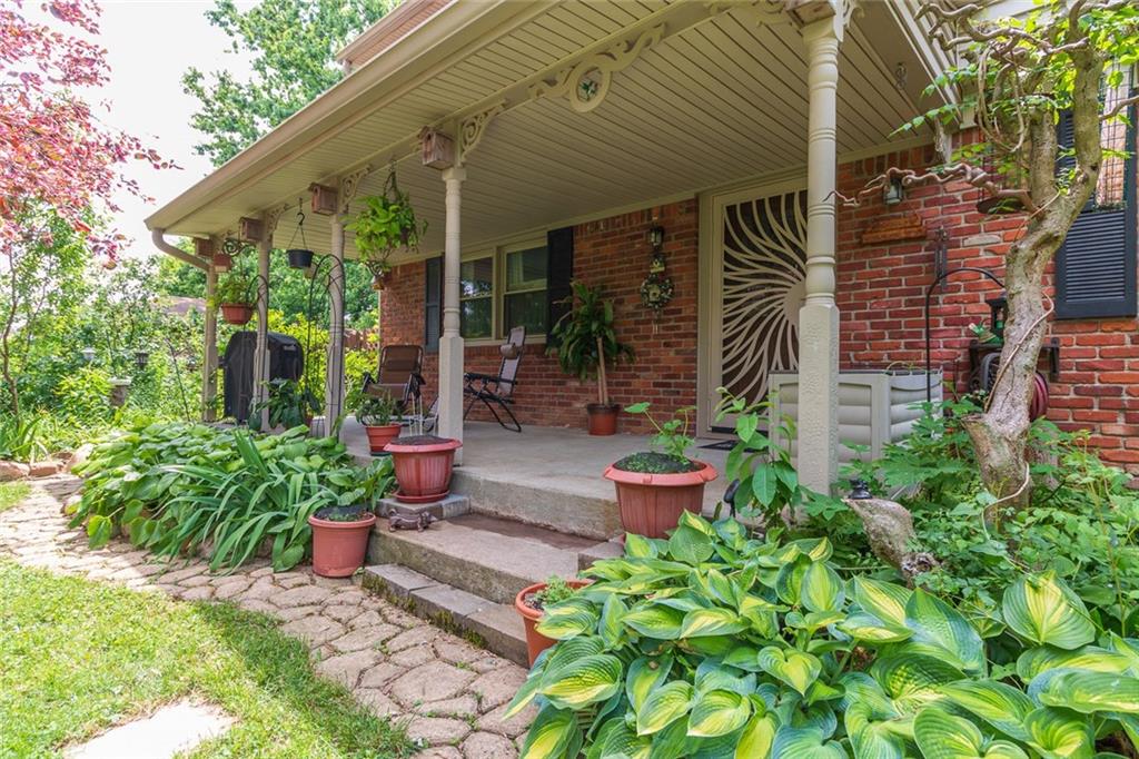 7718 South Franklin Road Indianapolis, IN 46259 - Photo 3 of 31 Gallery Image 3