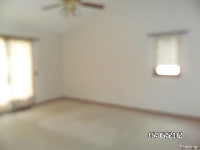 271 Conover Court Howell, MI 48843 - Photo 3 of 13 SAM_2361.JPG