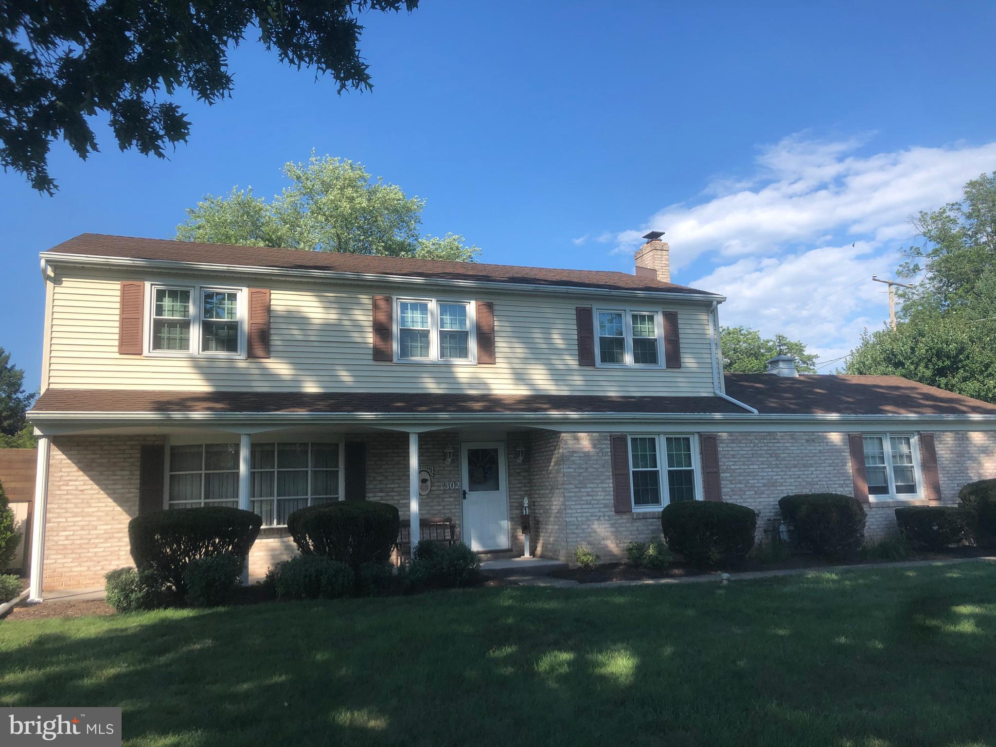 1302 Greenbriar Road York, PA 17404 - Photo 3 of 38 Gallery Image 3