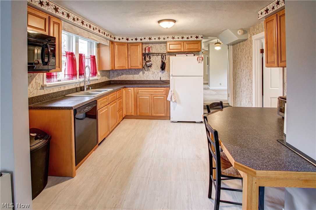 10603 Biddulph Road Cleveland, OH 44144 - Photo 12 of 30 Gallery Image 12