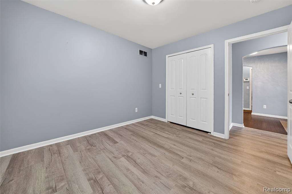 30278 Bradmore Road Warren, MI 48092 - Photo 26 of 28