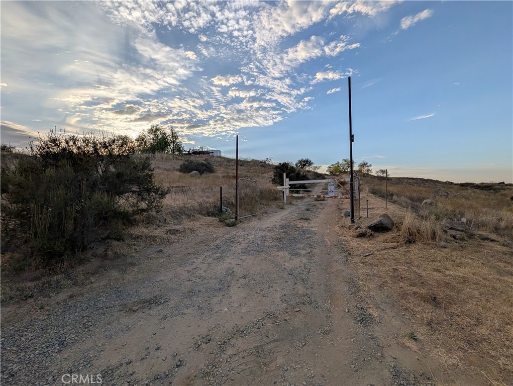 16690 Harris Road Perris, CA 92570 - Photo 5 of 11