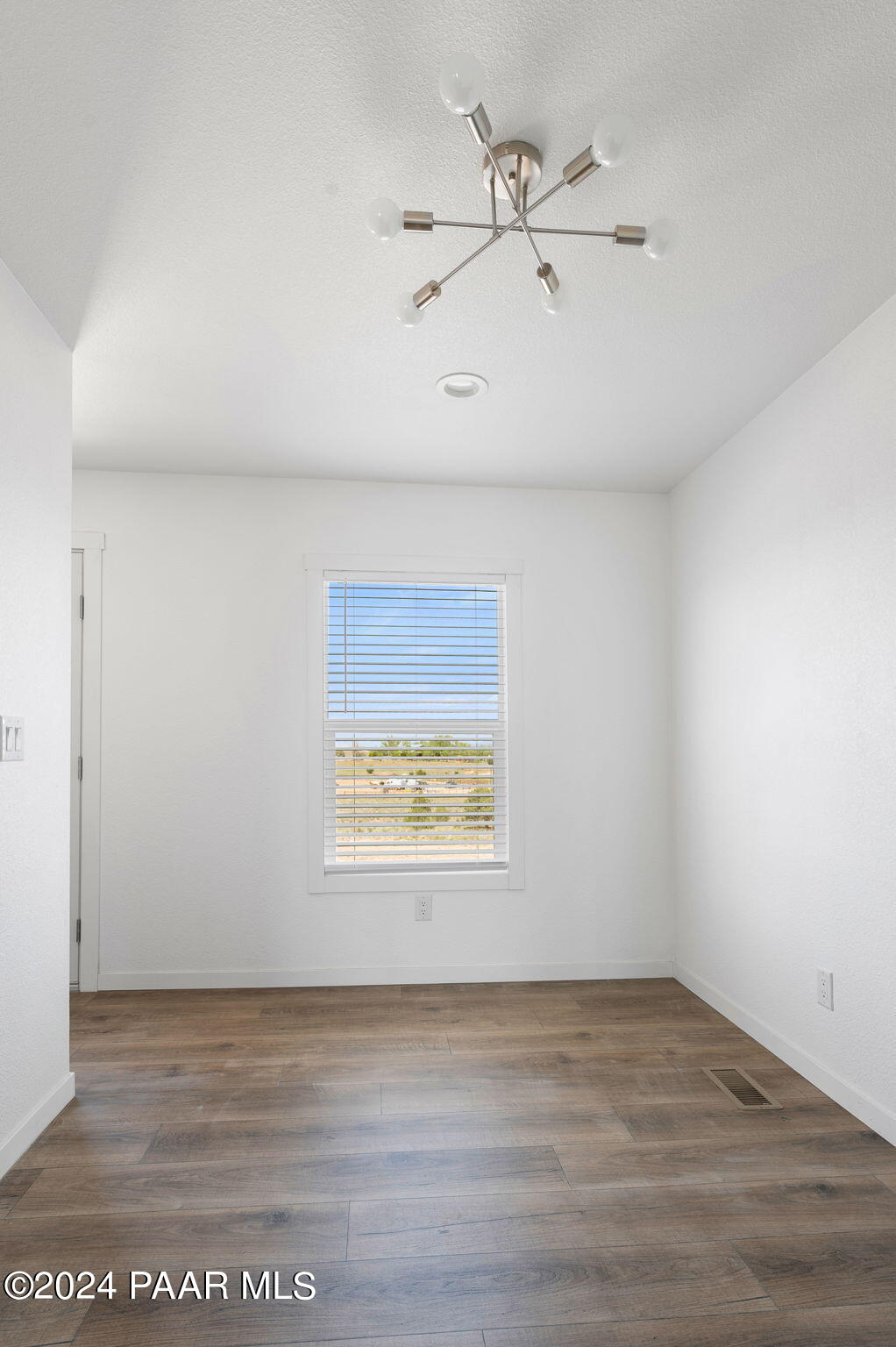 790 West Little Ranch Road Paulden, AZ 86334 - Photo 13 of 34 Dining Nook (2)