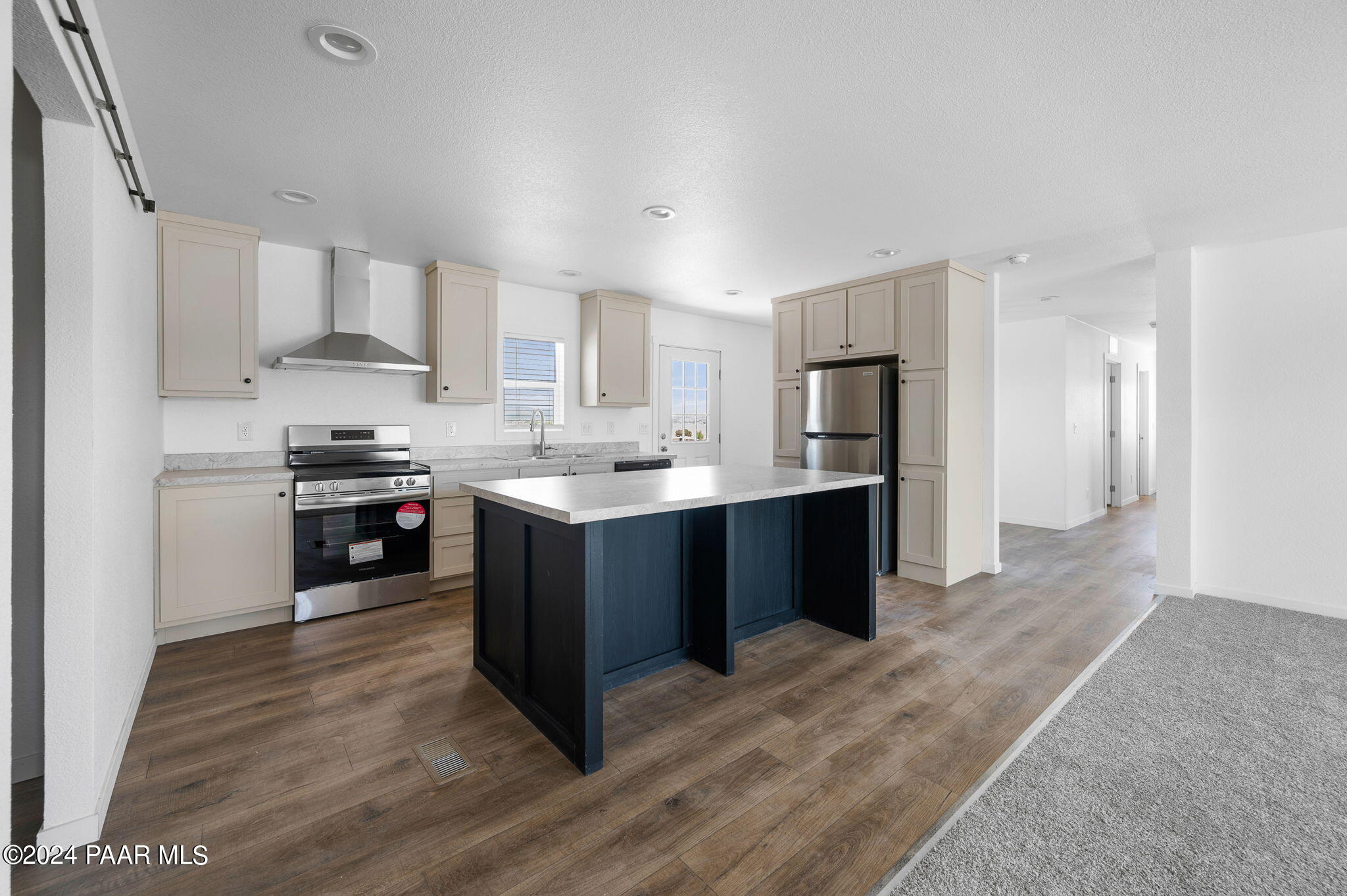 790 West Little Ranch Road Paulden, AZ 86334 - Photo 8 of 34 Kitchen