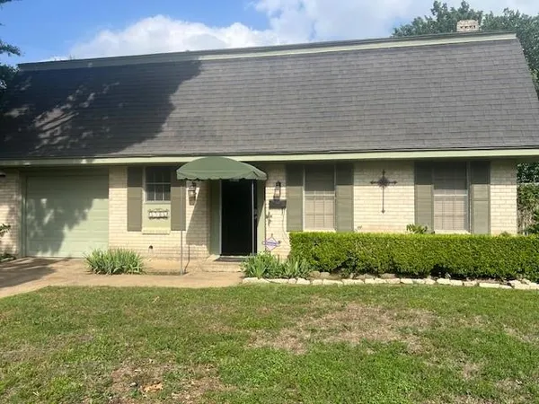 $2,250 | 3506 East Bangor Court, Irving, TX 75062