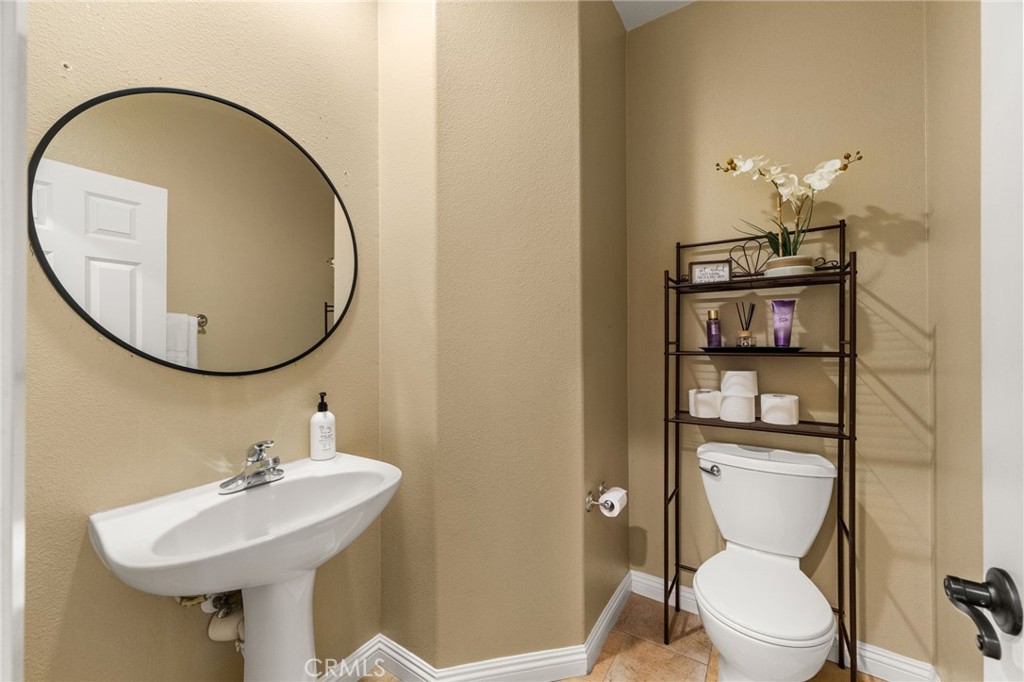 4065 Garvey Way Riverside, CA 92501 - Photo 9 of 42