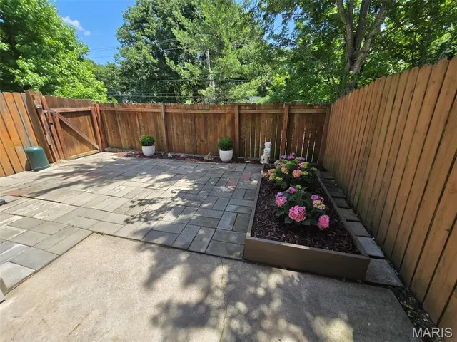 $239,900 | 1408 Whispering Creek Drive, Ballwin, MO 63021