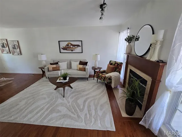 $239,900 | 1408 Whispering Creek Drive, Ballwin, MO 63021