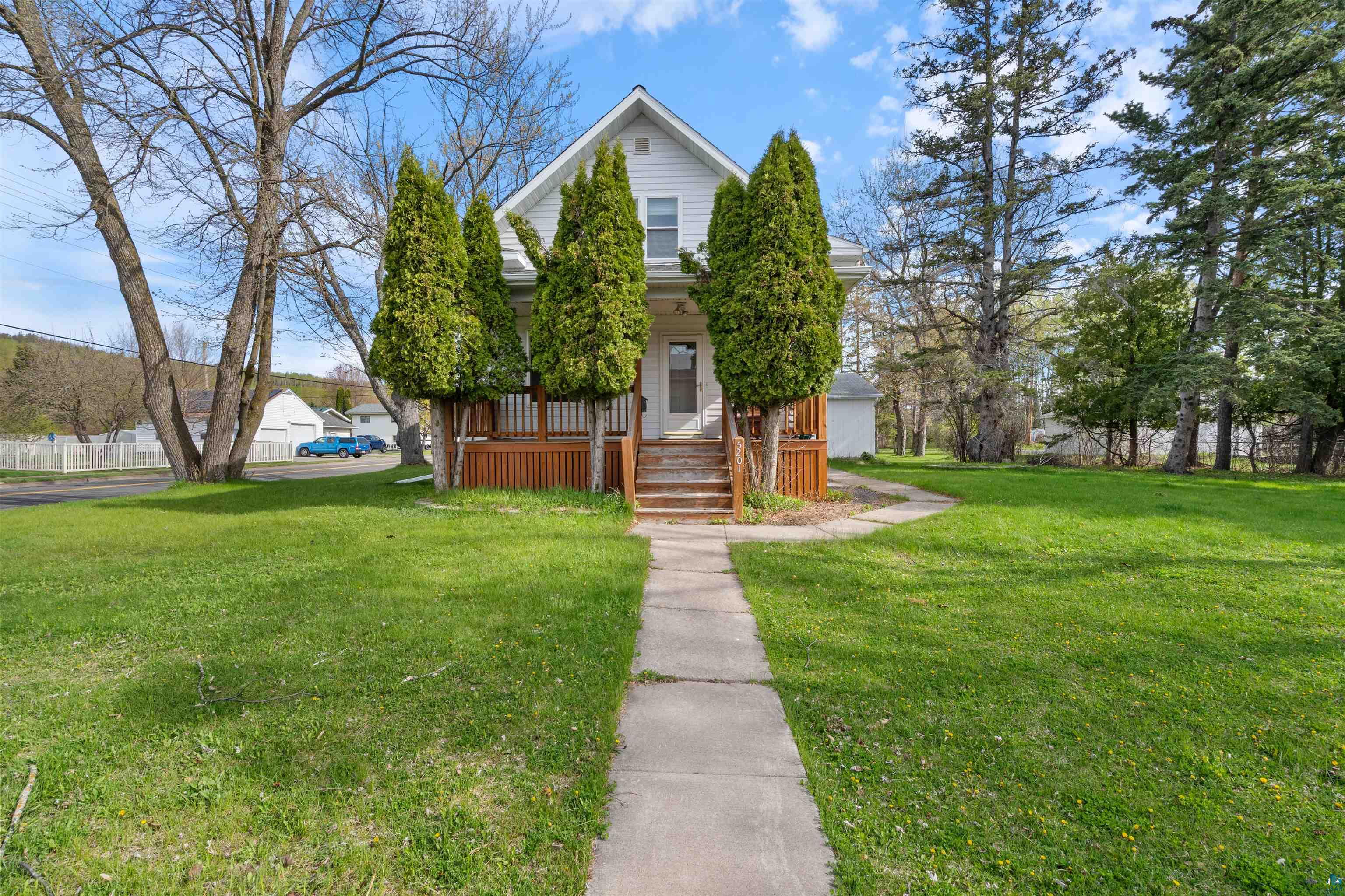 5201 Ivanhoe Street Duluth, MN 55804 - Photo 1 of 21