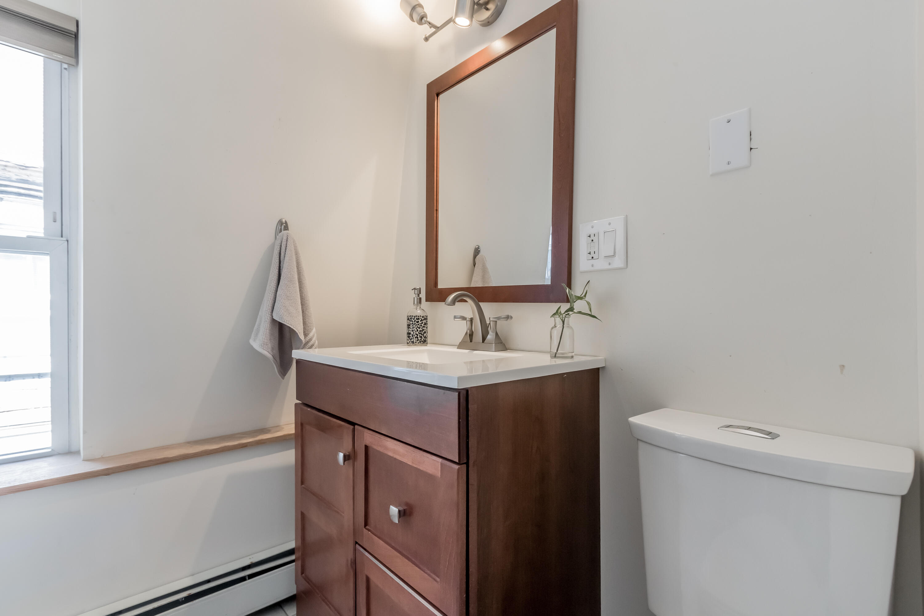 35 Deering Street, Unit 2 Portland, ME 04101 - Photo 20 of 39 Full Bath