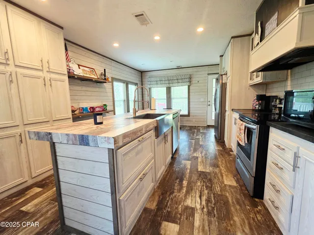 $268,500 | 11136 Silver Lake Road, Fountain, FL 32438