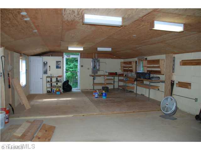 7174 Sapp Ridge Road Pfafftown, NC 27040 - Photo 8 of 16 Outbuilding. Shop interior