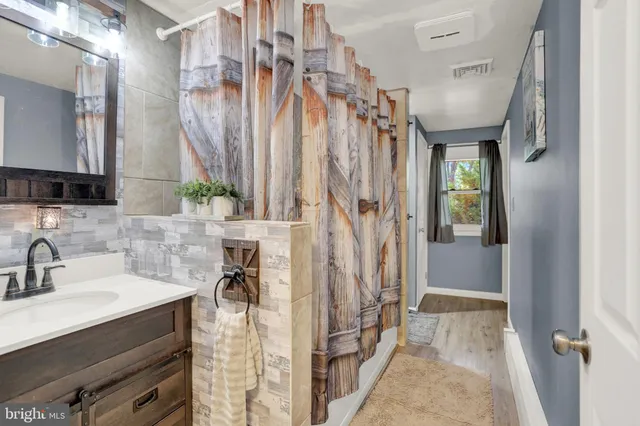 $500,000 | 4020 Mannsville Road, Elliottsburg, PA 17024