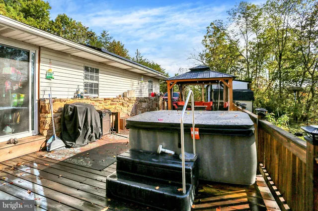 $500,000 | 4020 Mannsville Road, Elliottsburg, PA 17024