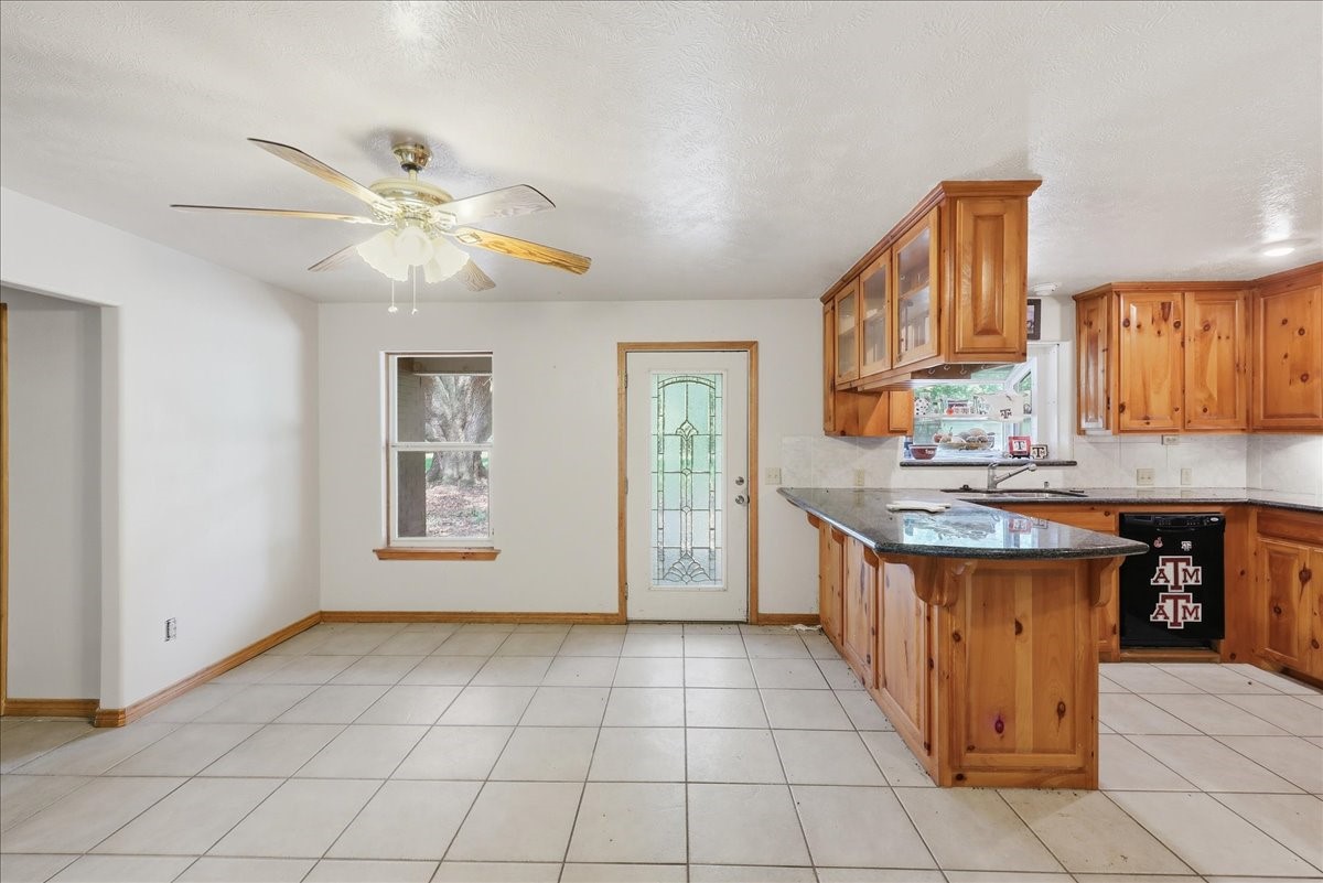 46721 Interstate 10 Winnie, TX 77665 - Photo 18 of 38
