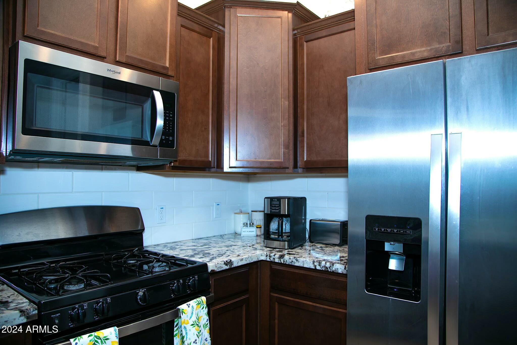 8426 West Atlantis Way Tolleson, AZ 85353 - Photo 17 of 51 tempImagexksYW0