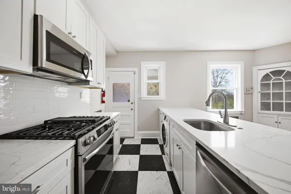 $2,500 | 500 Park Avenue, Baltimore, MD 21204