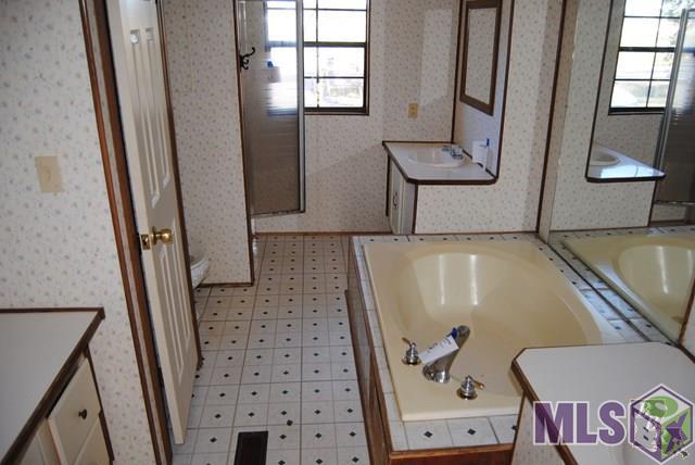 478 Danos Street Raceland, LA 70394 - Photo 4 of 11