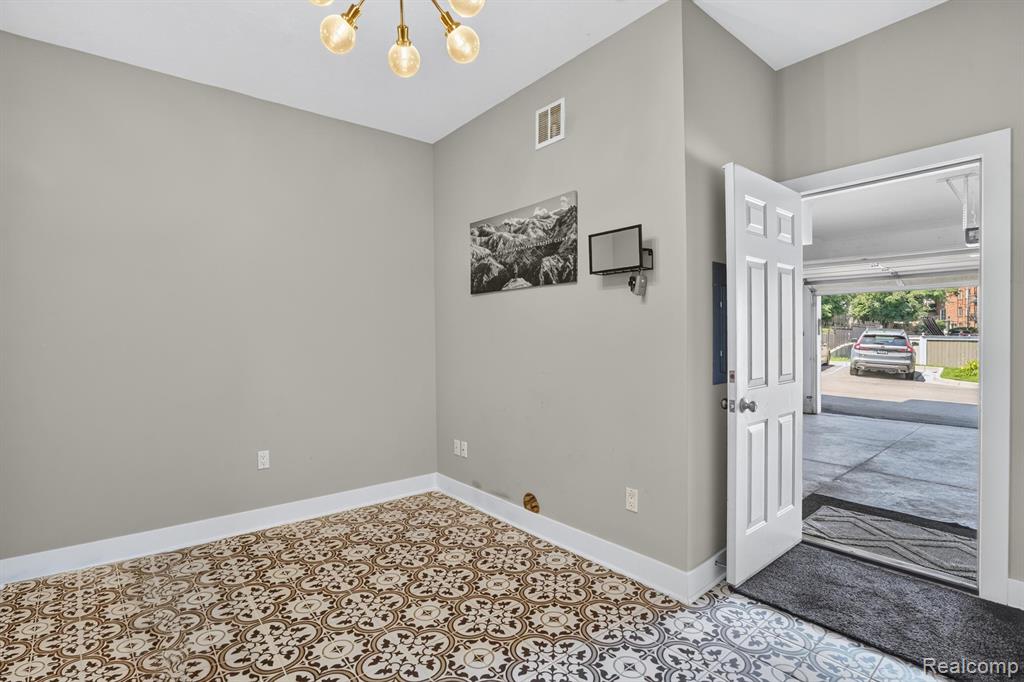 352 West Grand River Road, Unit 3 East Lansing, MI 48823 - Photo 30 of 35