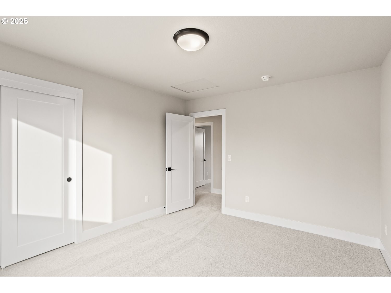 7212 Southwest Windflower Street Wilsonville, OR 97070 - Photo 20 of 28 a view of an empty room