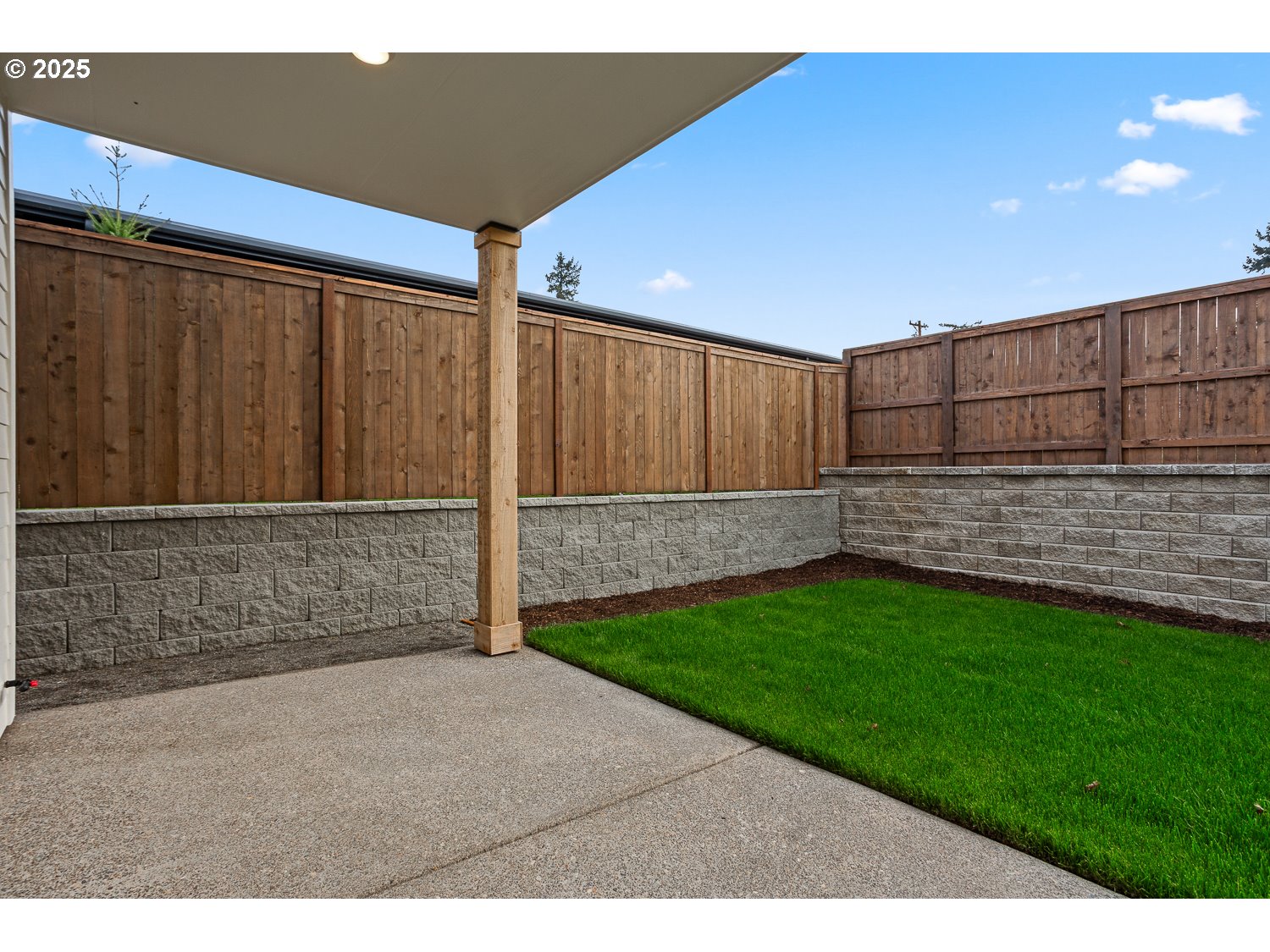 7212 Southwest Windflower Street Wilsonville, OR 97070 - Photo 23 of 28 a view of a backyard