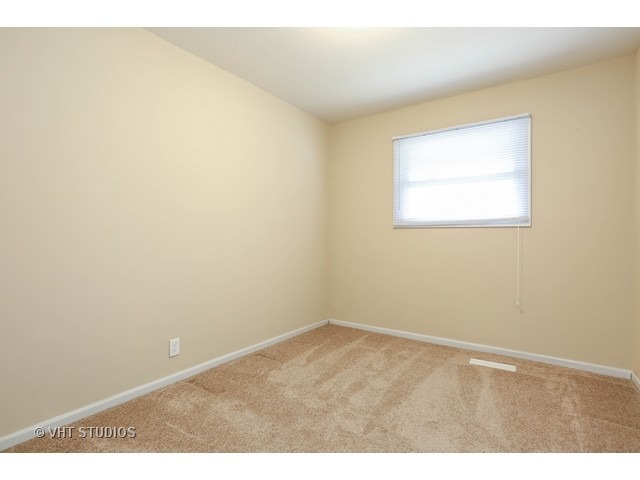536 Spruce Road Bolingbrook, IL 60440 - Photo 8 of 11