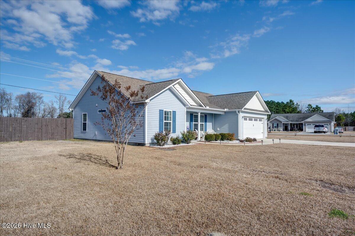 22 Covington Court New Bern, NC 28560 - Photo 5 of 42 08-22_covington_ct-44
