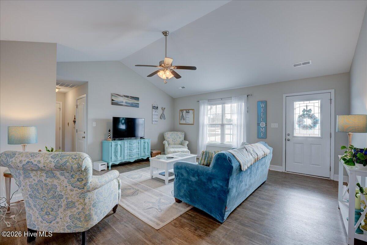 22 Covington Court New Bern, NC 28560 - Photo 8 of 42 25-22_covington_ct-6