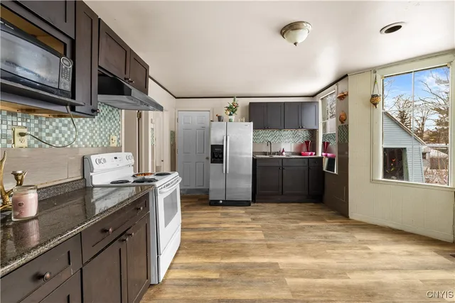 $179,900 | 3566 Oneida Street, New Hartford, NY 13319