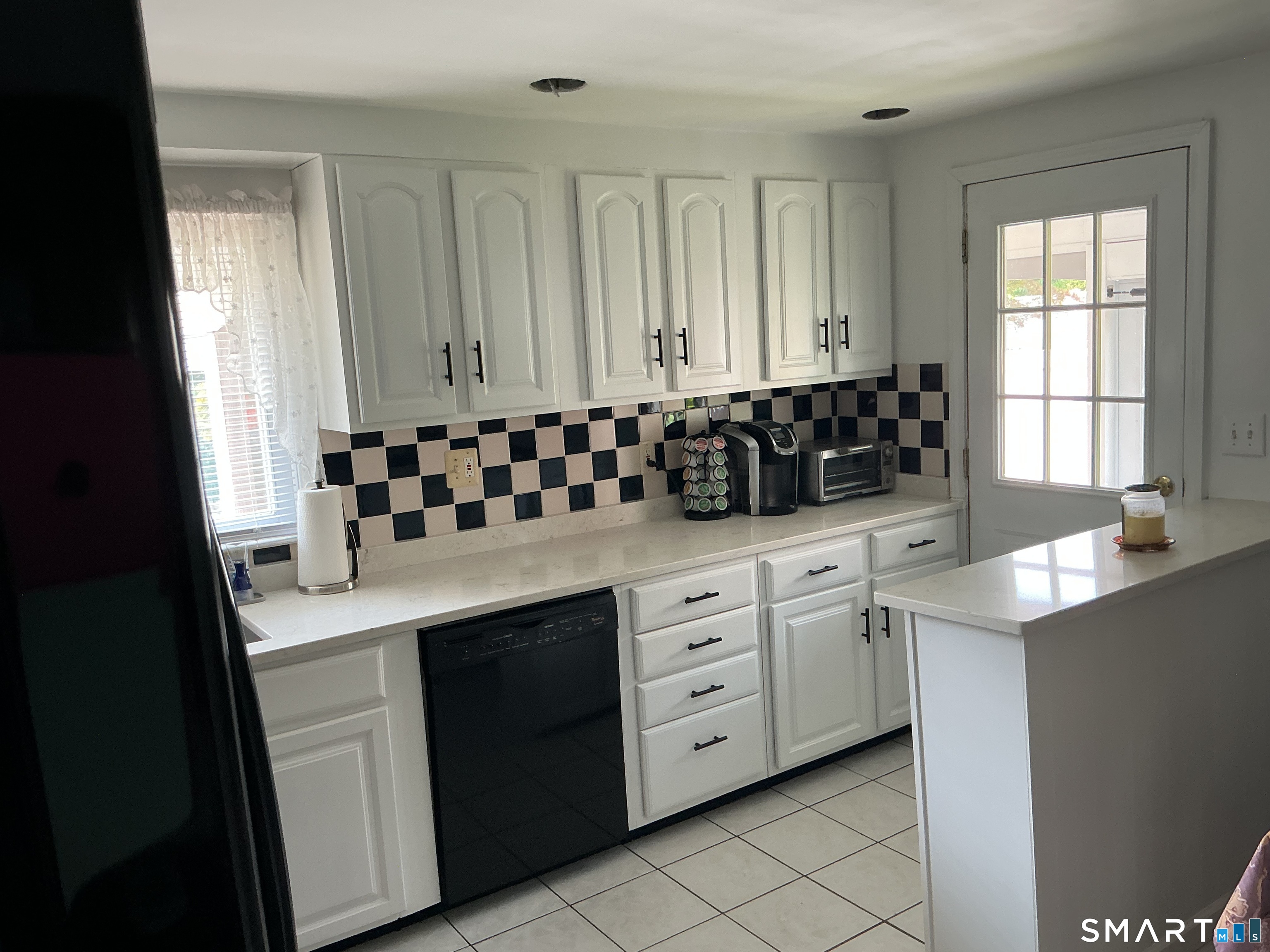 65 Crystal Street Wethersfield, CT 06109 - Photo 3 of 10