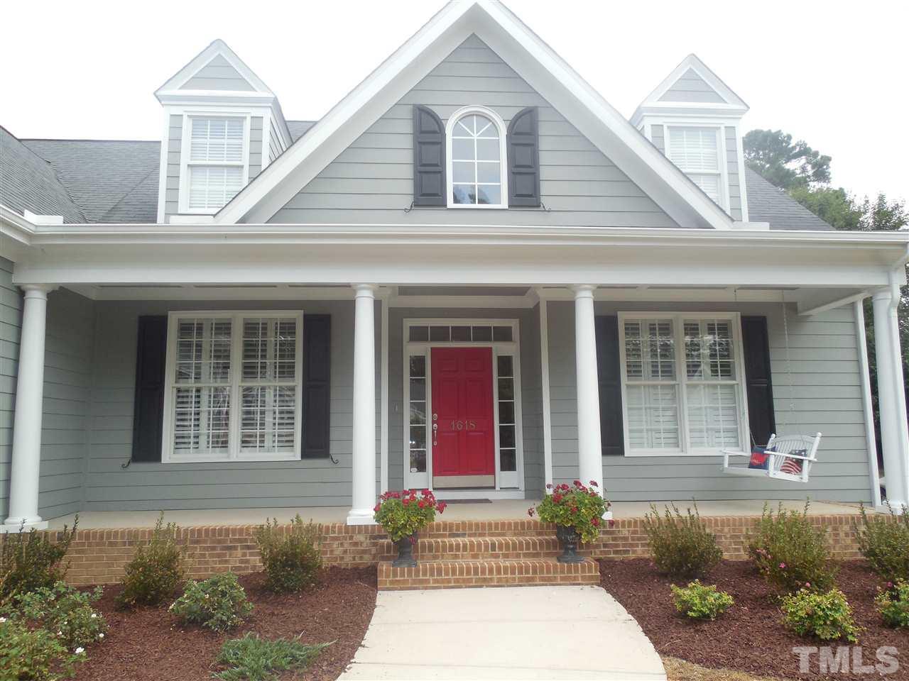1618 Weatherford Circle Raleigh, NC 27604 - Photo 2 of 20 a front view of a house