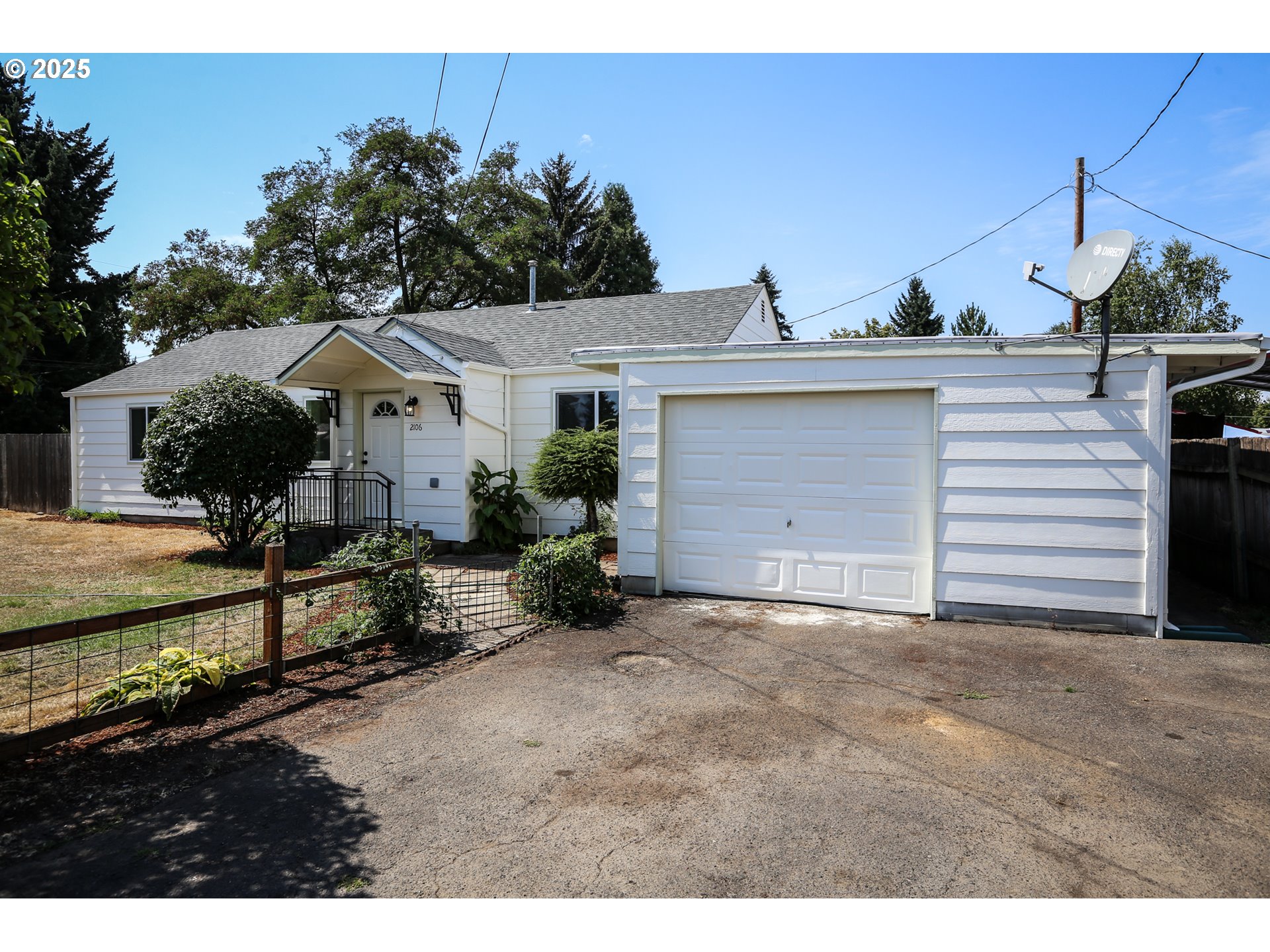 2106 Devos Street Eugene, OR 97402 - Photo 1 of 27 Gallery Image 1